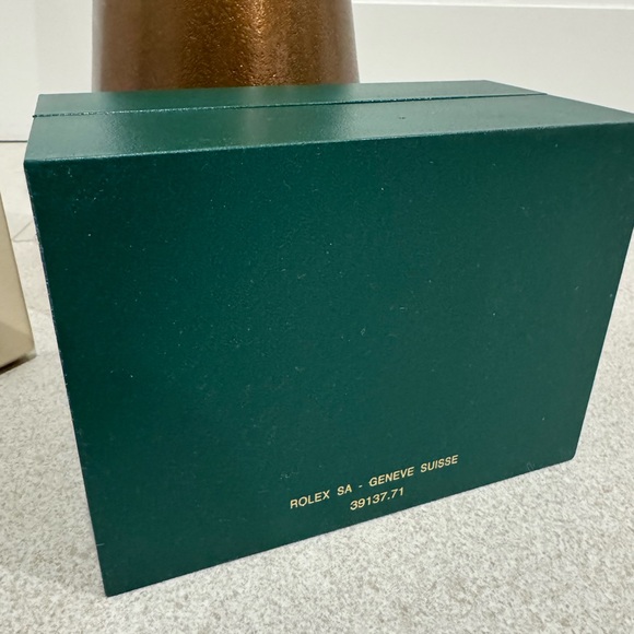 Ladies ROLEX Cream and Green Watch Box Set - Picture 8 of 9